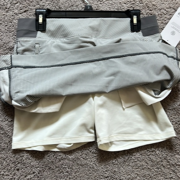 NWT Athleta Brooklyn Textured 16” Skort - Picture 5 of 9